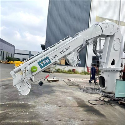 Crane boom buku jari lipat